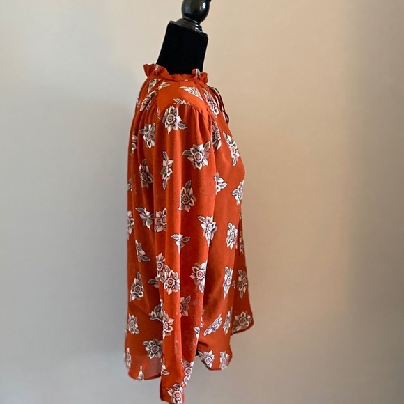 Flowered Boho Top w volume sleeves - Picture 6 of 15